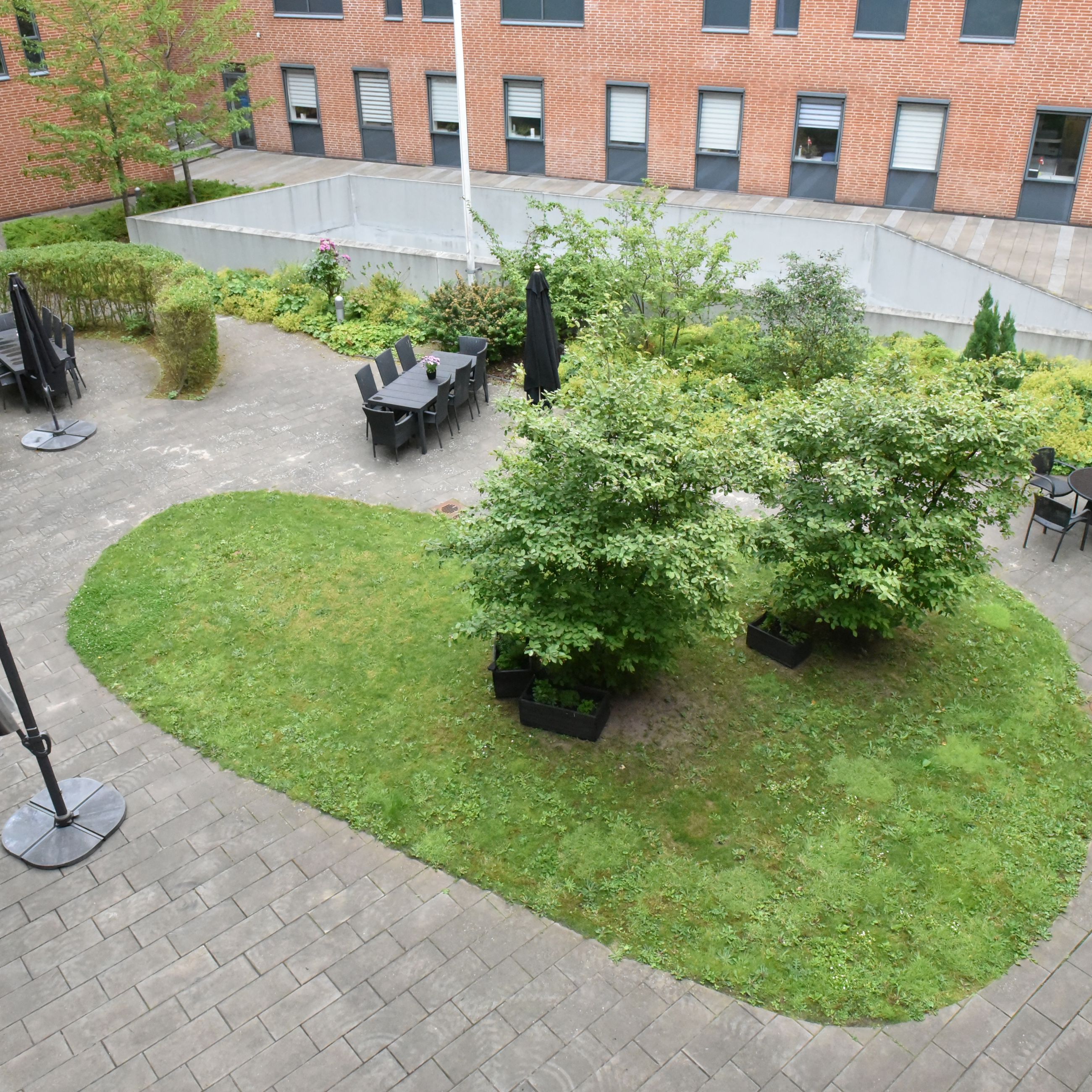 Have og terrasse hos Thors Bakke Ældrecenter