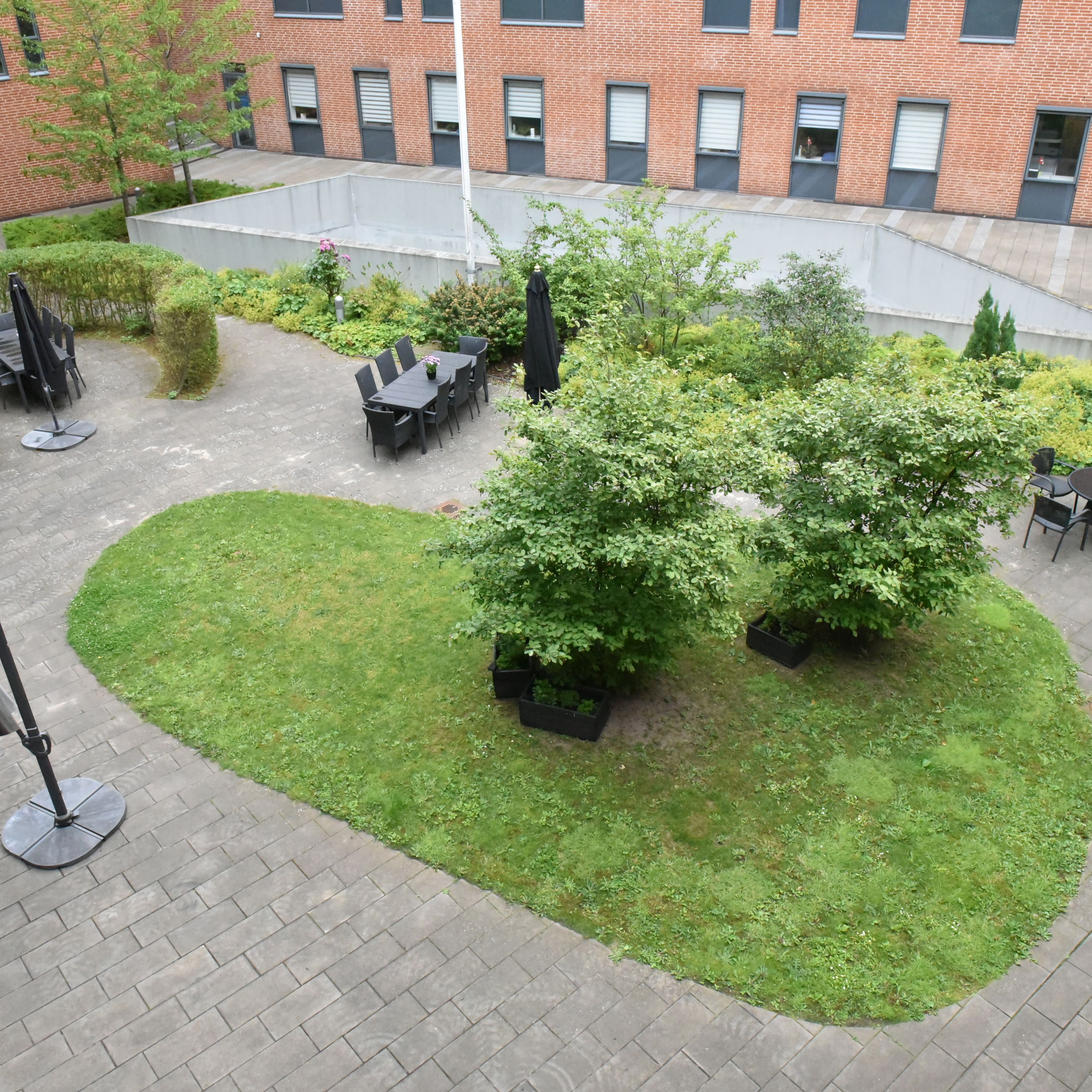 Have og terrasse hos Thors Bakke Ældrecenter